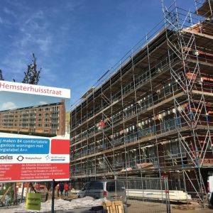 Eerste 244 woningen Amsterdam Nieuw-West van gas af